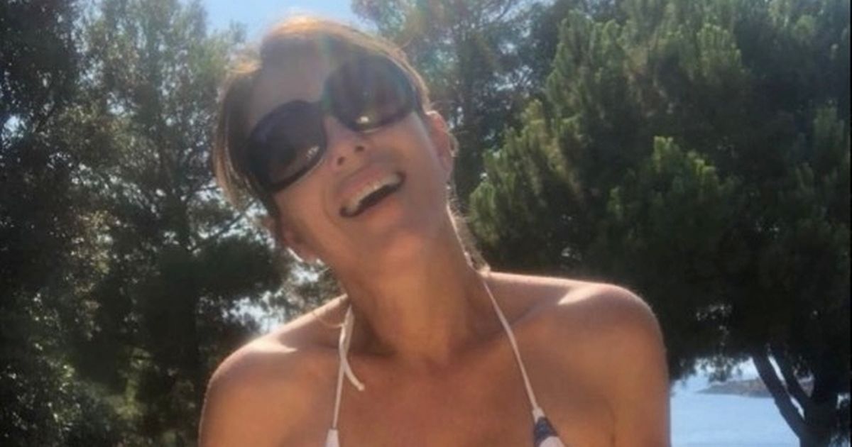 Liz Hurley ‘stunningly beautiful’ as she sends fans wild with sensational snap