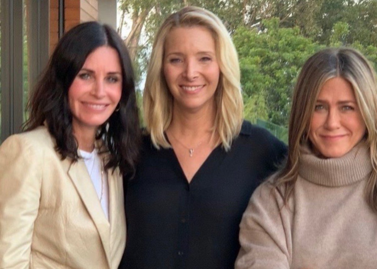 Jennifer Aniston, Lisa Kudrow, And Courteney Cox From Friends Reunite To Tell Fans To Vote