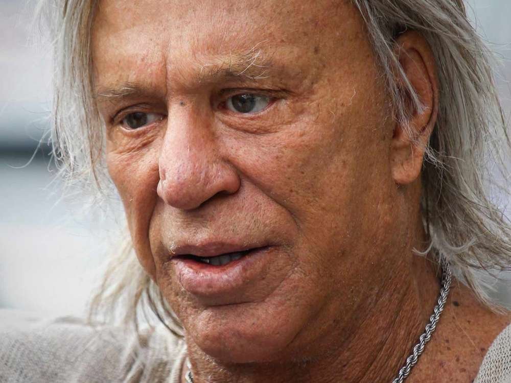 Mickey Rourke Slams Robert De Niro In Instagram Post