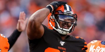 Browns officially sign DE Myles Garrett to record deal