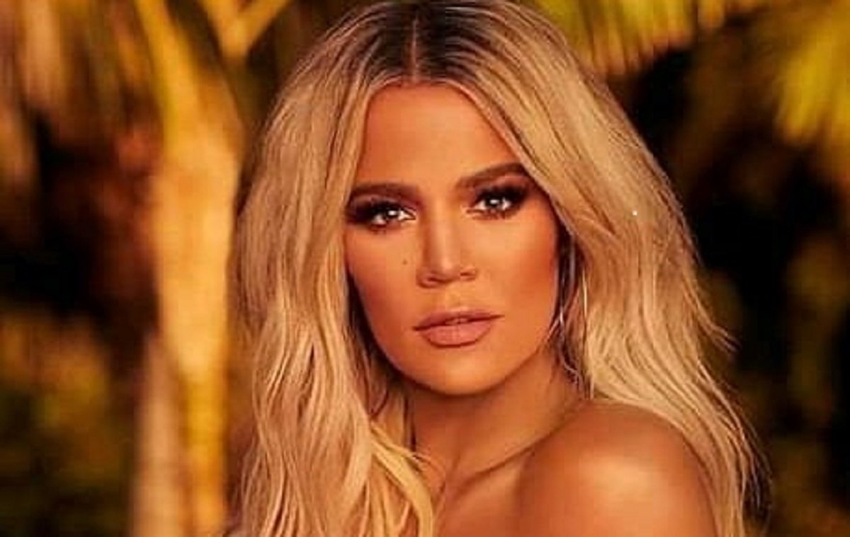 Khloe Kardashian Shows Off Her Sensational Figure In Black, Patent Leather Pants