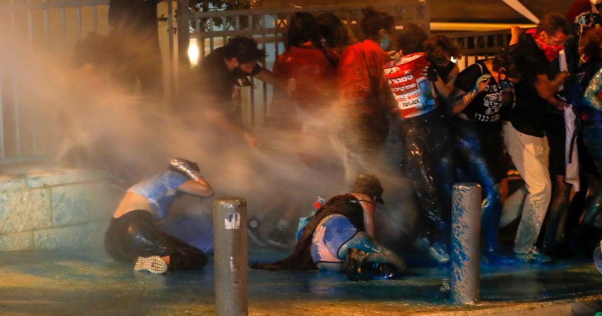 Protesters raging against PM Netanyahu block Israel’s parliament