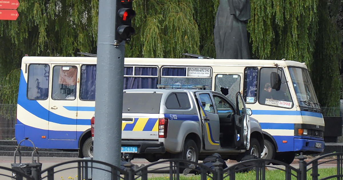 Armed man takes bus full of hostages in Ukraine