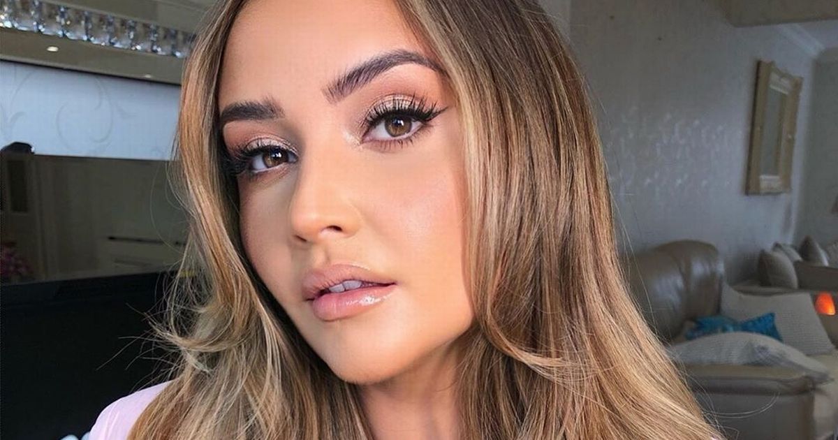 Jacqueline Jossa shows the ‘reality of motherhood’ with make-up free selfie