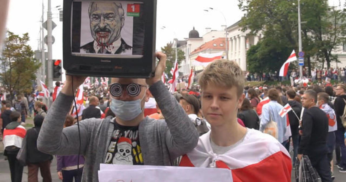 Belarus protesters demand President Lukashenko resign