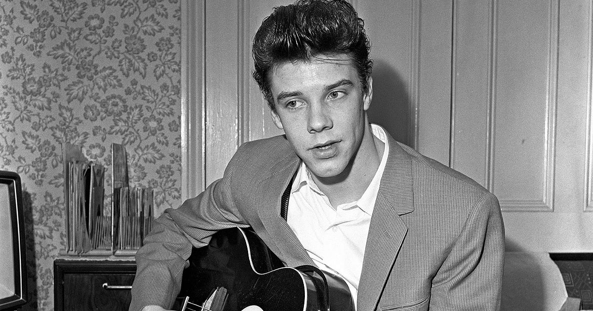 Rock icon Marty Wilde duets with daughter Kim as he teases 50-date tour aged 81