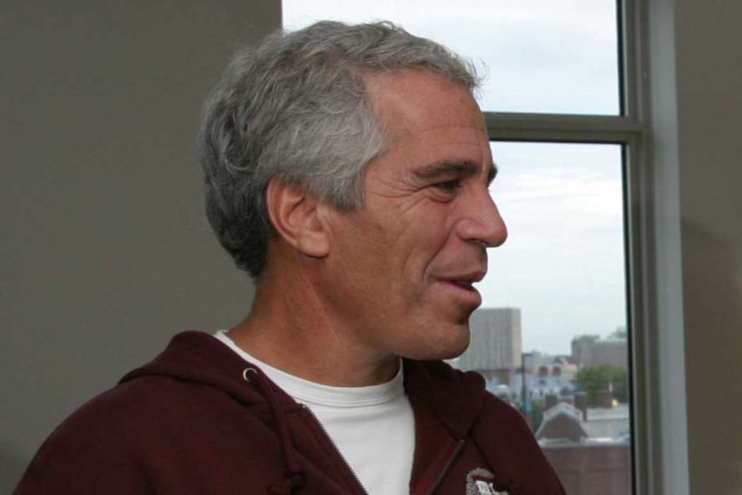 Jeffrey Epstein Once Told Ghislaine Maxwell To Not Act Like An ‘Escaping Convict’ Because She ‘Did Nothing Wrong’