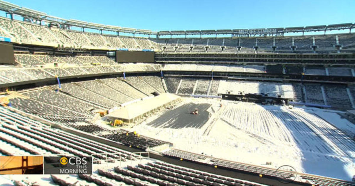 Super Bowl snow dress rehearsal: 1,300 workers shovel out MetLife Stadium