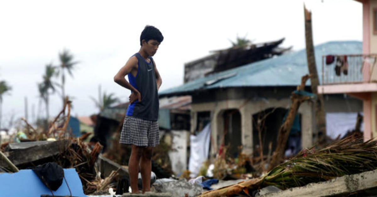 Typhoon Haiyan aftermath brings growing desperation