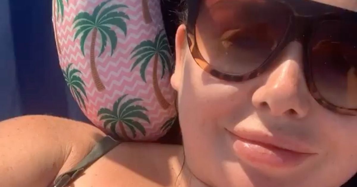 Scarlett Moffatt oozes confidence as she shows off curves in body-positive clip