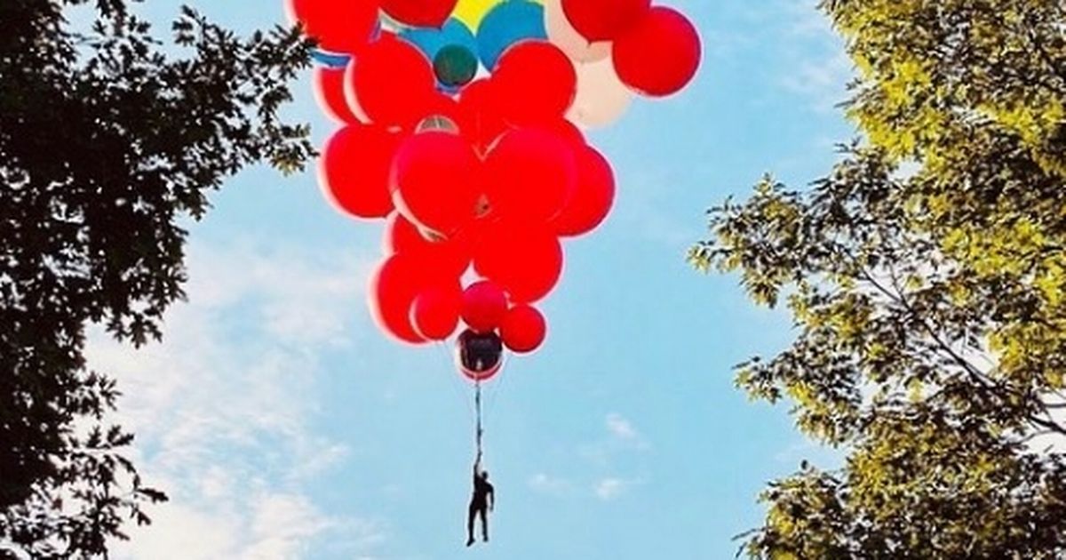 David Blaine to float to New York holding balloons in next death-defying stunt