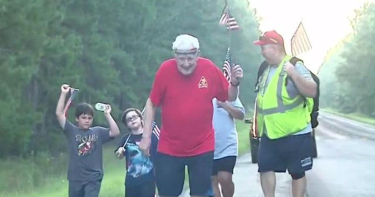 96-year-old man continues journey to become oldest person to run coast-to-coast