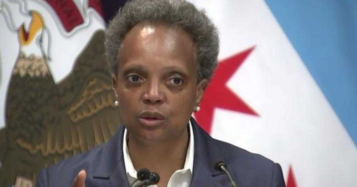 Chicago mayor says looting was “straight-up felony criminal conduct”