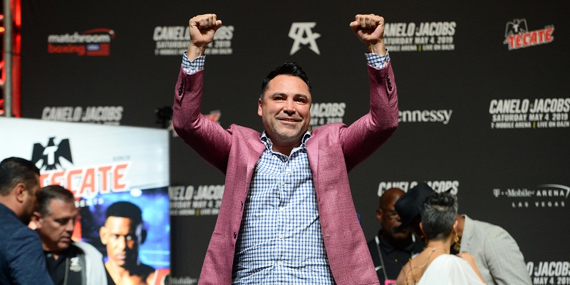 Oscar De La Hoya confirms boxing comeback