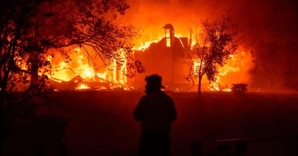 Wildfires burn over 300,000 acres across California