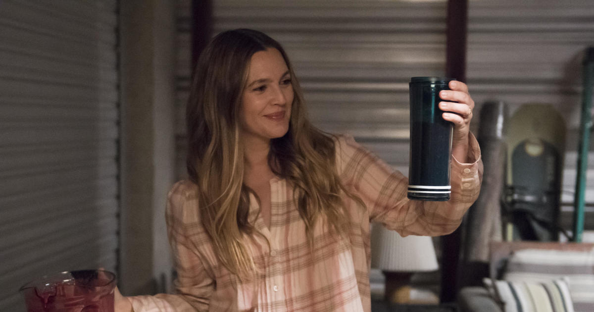 Drew Barrymore chows down in “Santa Clarita Diet” trailer