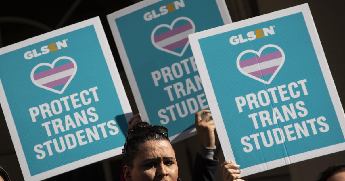 Schools must allow trans students to use bathrooms that match gender