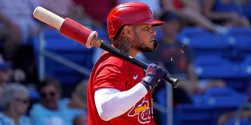 Yadier Molina among Cardinals to test positive for COVID-19