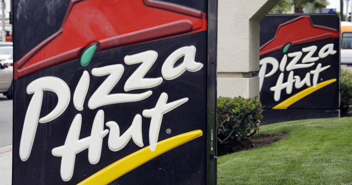 Pizza Hut to shutter up to 300 restaurants