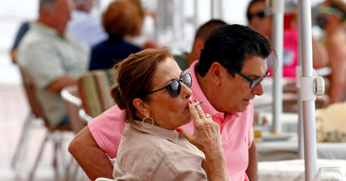 Spain bans public smoking, France eyes new rules as COVID cases surge