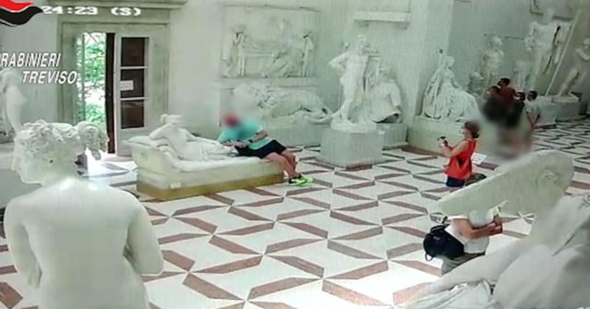 Tourist damages 200-year-old Italian sculpture while posing for a photo