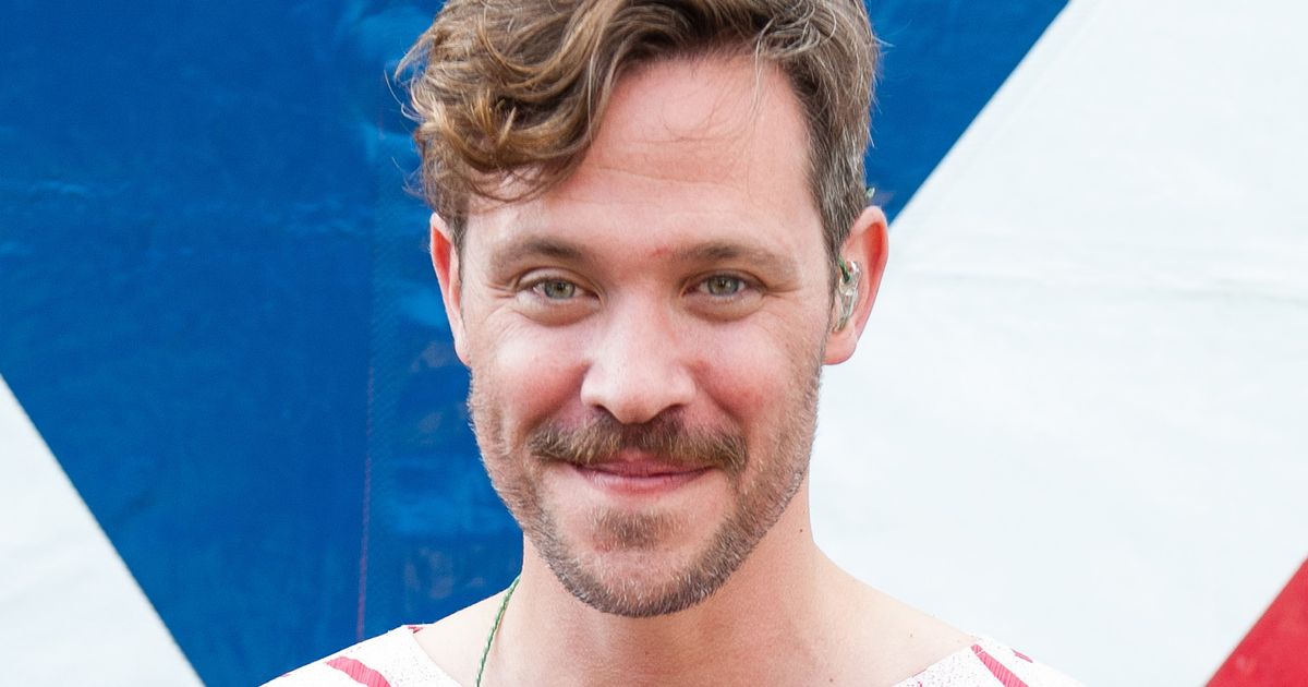 Will Young used to pleasure himself to gay porn on trains