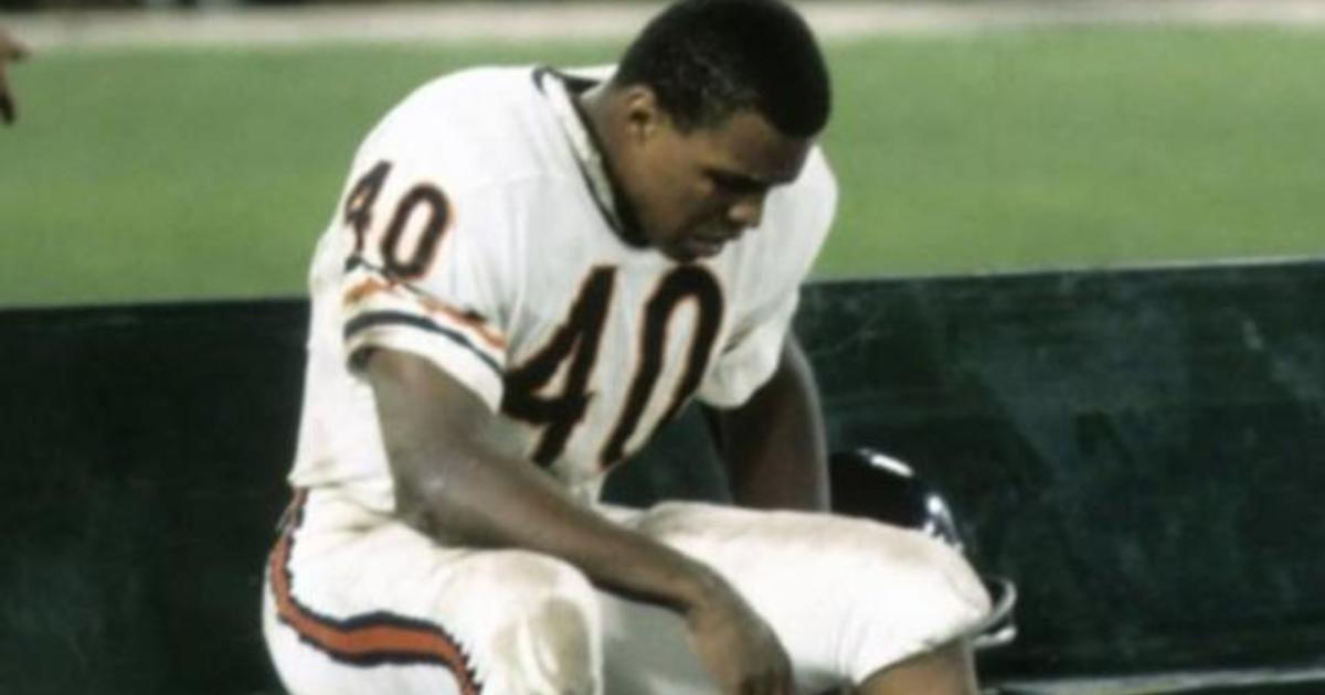 Gale Sayers, NFL football legend, dies at 77