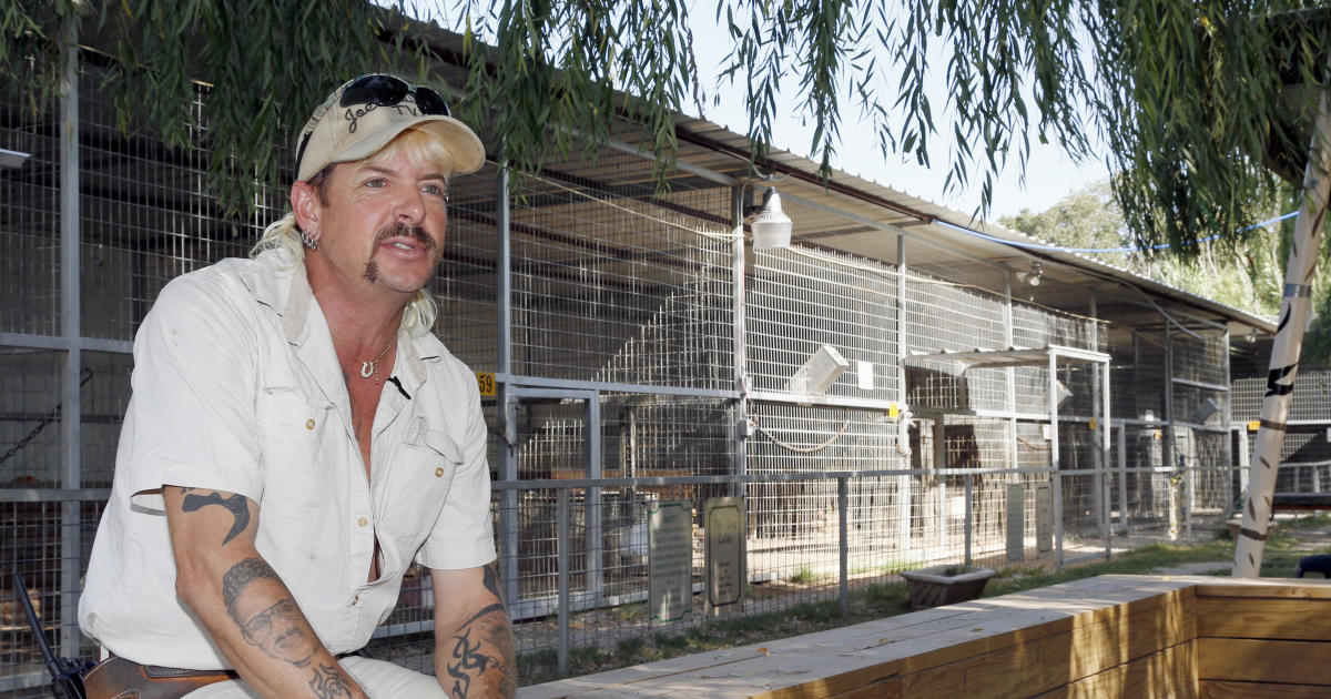 “Tiger King” Joe Exotic calls Trump his hero, asks for pardon