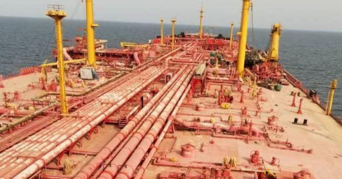 Saudis warn of oil slick near decaying tanker, but offer no evidence