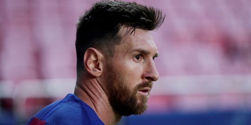 Lionel Messi reverses course, staying with Barcelona