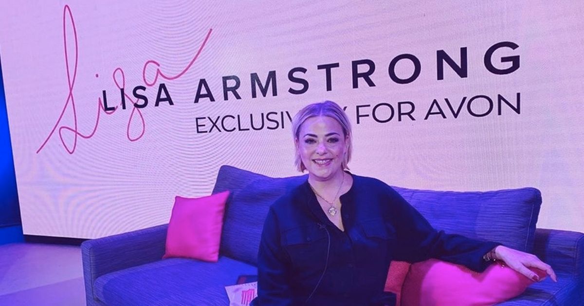 Lisa Armstrong puts on glam display after dumping Ant McPartlin’s stuff outside