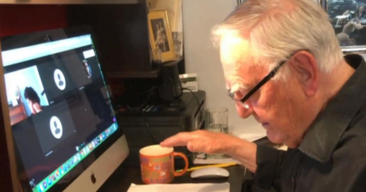 91-year-old professor’s virtual teaching goes viral during pandemic