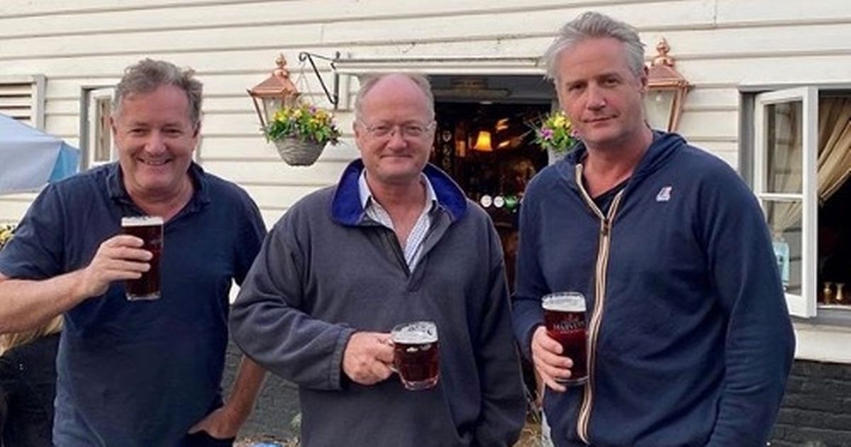 Piers Morgan ditches diet as he sinks pints with brothers during family reunion