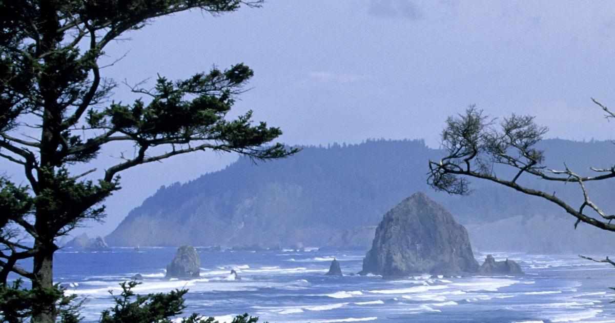 Man falls to death while posing for photo on Oregon cliff