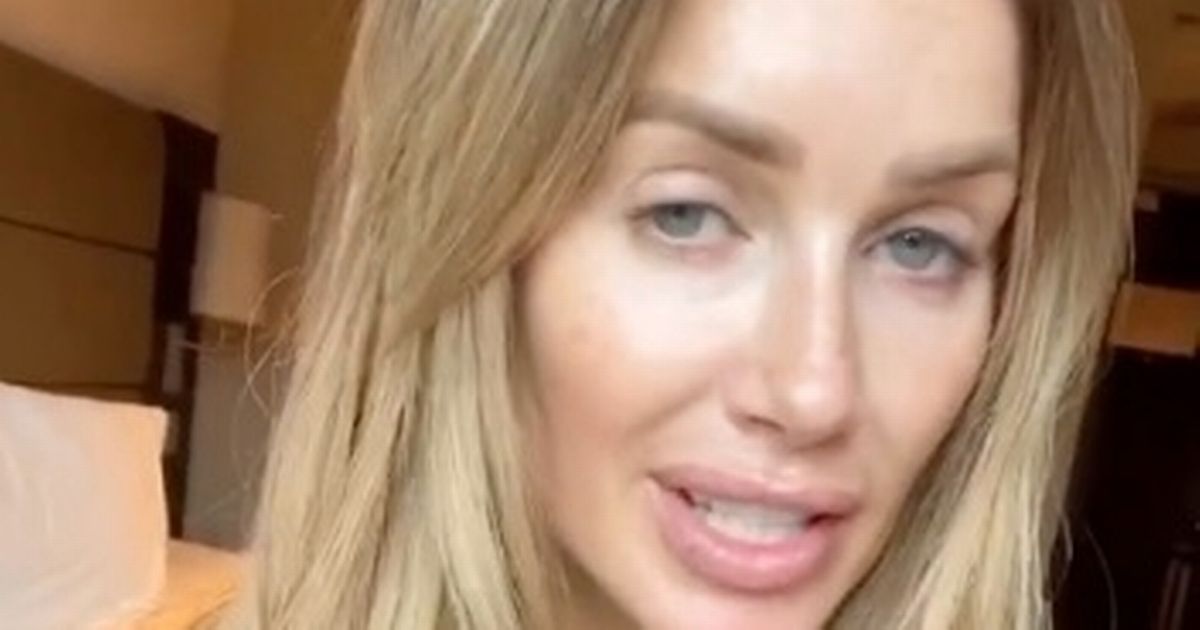 Laura Anderson shares gorgeous makeup-free selfie amid airbrushing ban debate