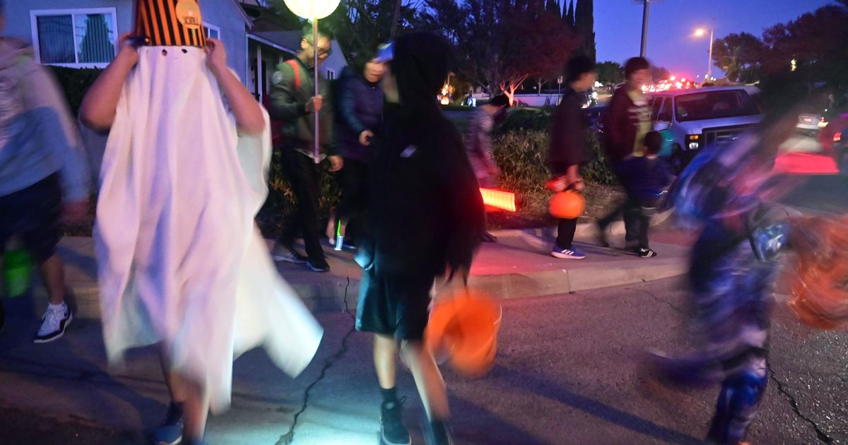 CDC warns against trick-or-treating during pandemic