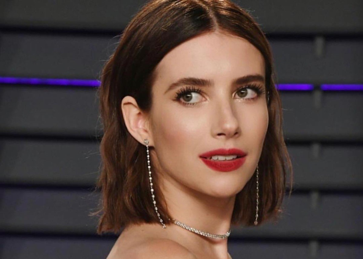 Emma Roberts Is Pregnant And Stunning In This Dress