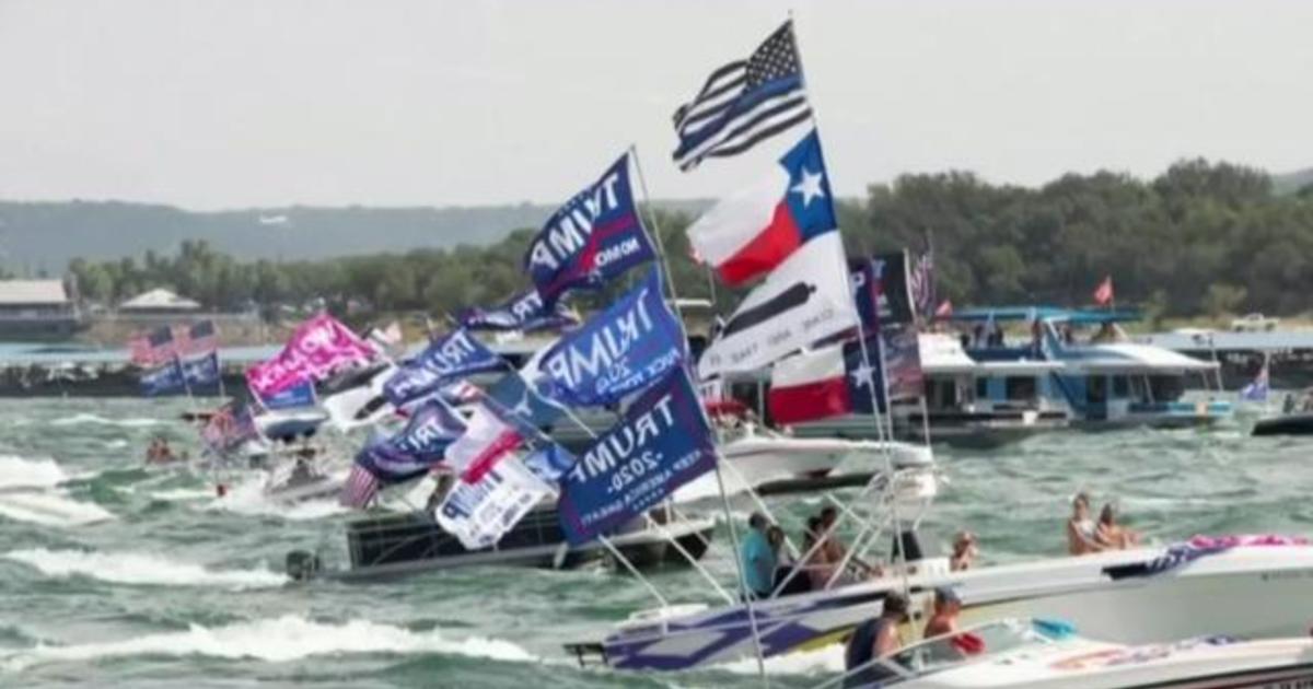 Boats sink during Trump parade in Texas