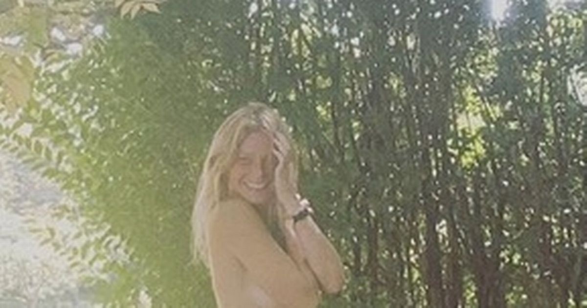 Gwyneth Paltrow poses completely naked to celebrate her 48th birthday