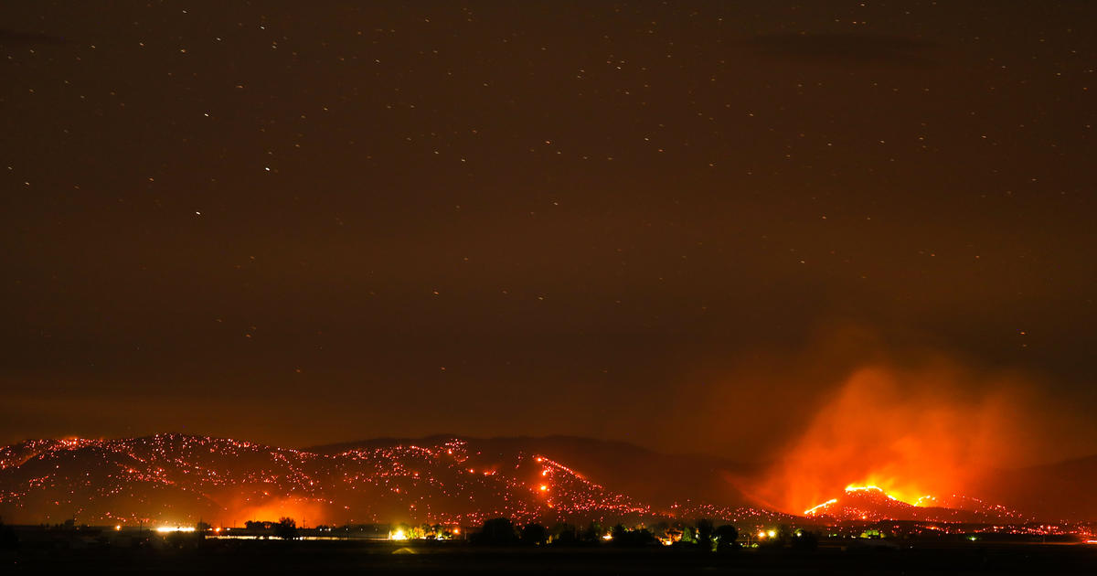 Oregon braces for “mass fatality incident” as fires near Portland