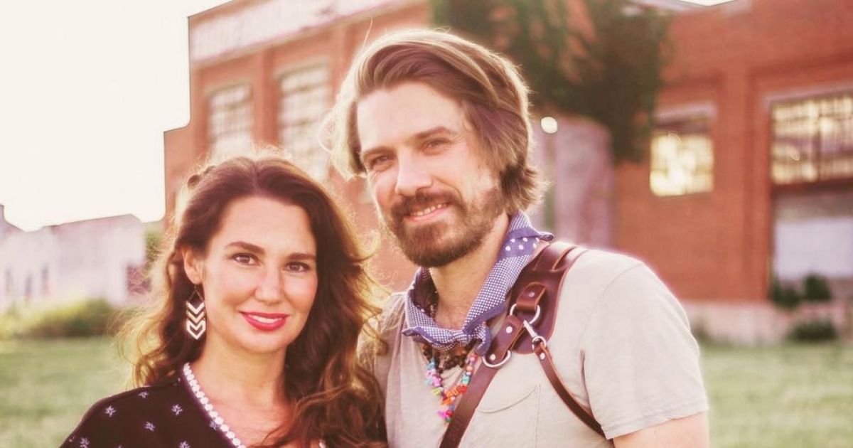 Taylor Hanson and wife Natalie announce they’re expecting their seventh child