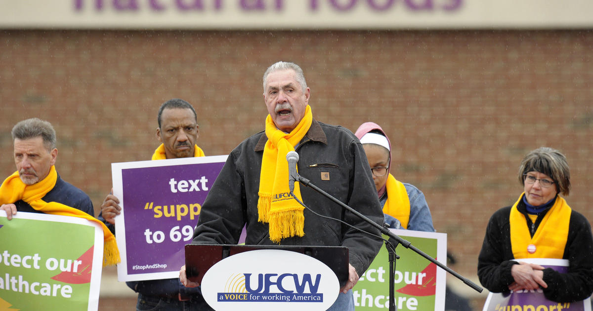 Union boss: Grocery stores should kick unmasked shoppers out