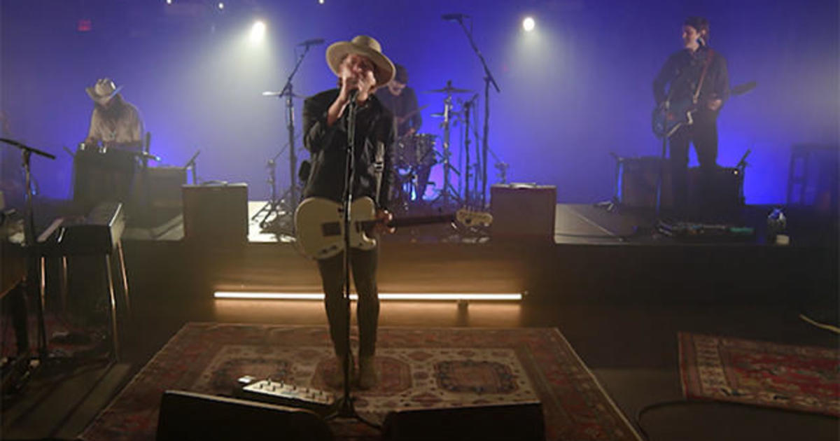 Saturday Sessions: NEEDTOBREATHE performs “Hang On”