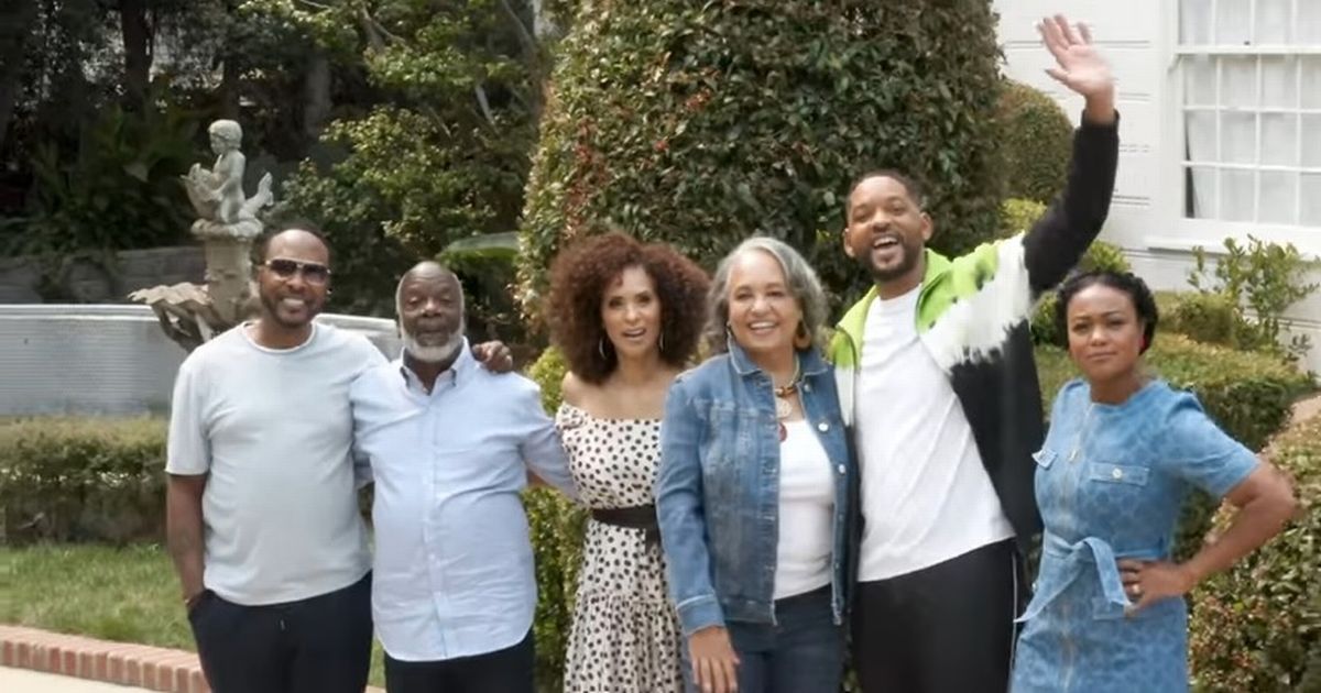 Will Smith has Fresh Prince fans in meltdown as cast reunite at original house