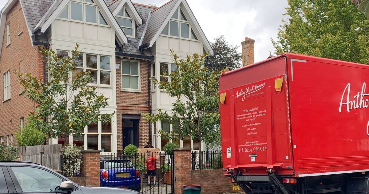 Lisa Armstrong moves items out of £5m home after dumping Ant McPartlin’s stuff