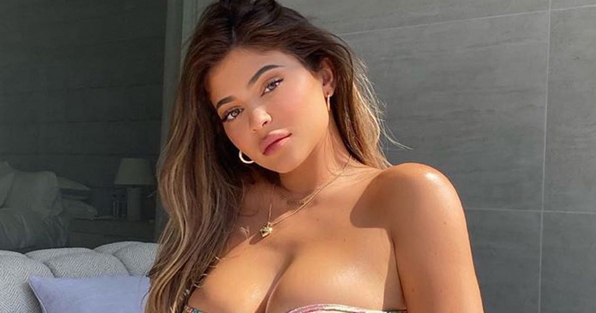 Kylie Jenner strips down for sizzling bikini pics with an ‘important message’