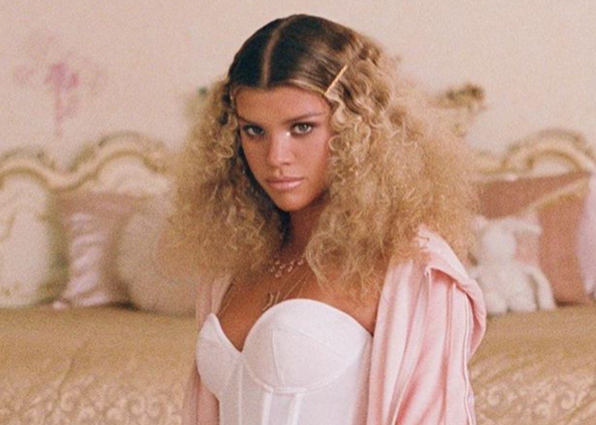 Sofia Richie Puts Her Flawless Figure On Display In Juicy Couture