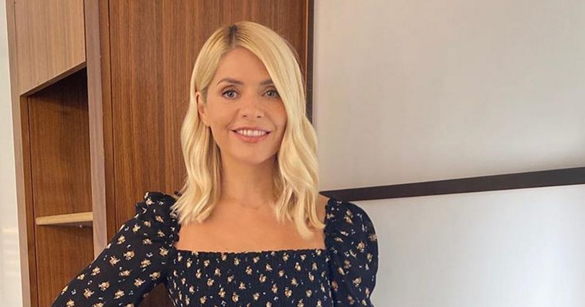 Holly Willoughby left red-faced as she shares X-rated This Morning script