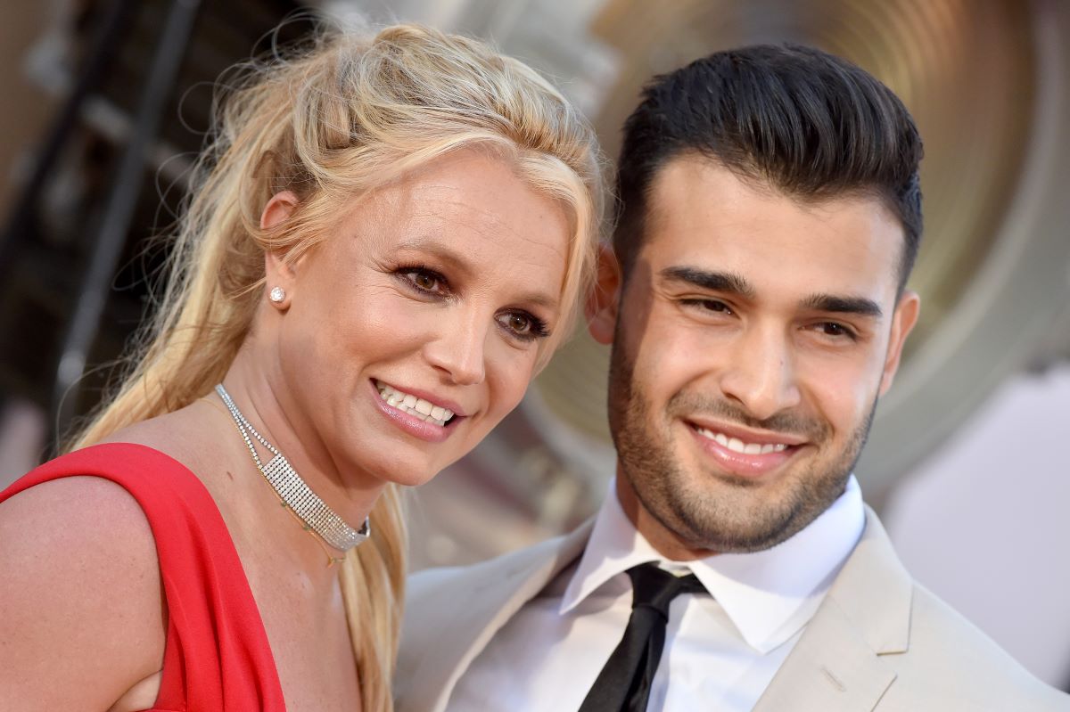 Britney Spears And Sam Asghari Play Around With Creepy Filter And He Showers Her With Love In The Sweet Video!