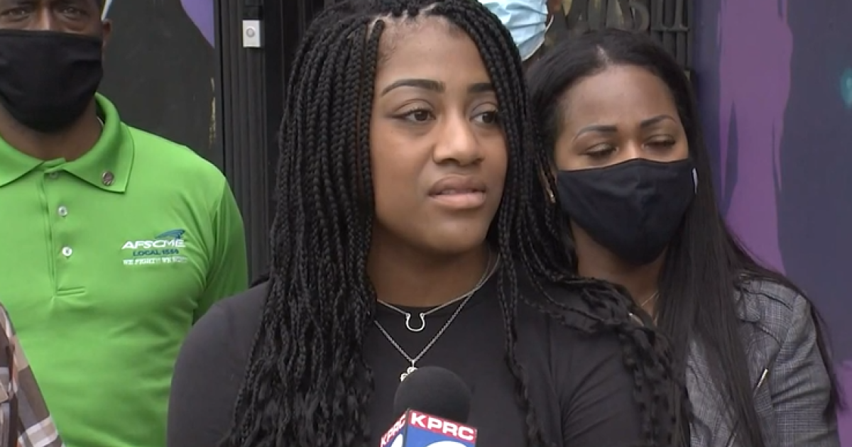 Black student says officers barged into her dorm after false report